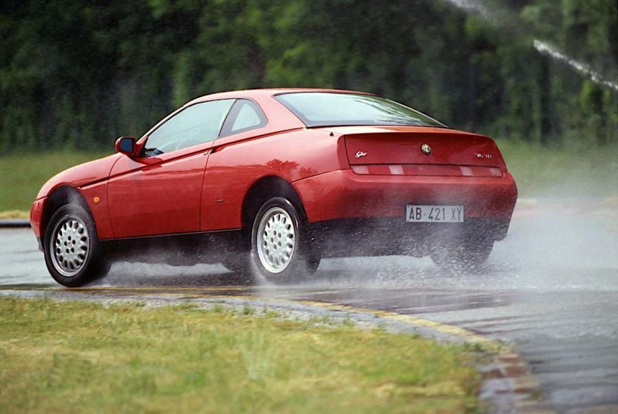  Alfa Romeo GTV (916C) 1995 года  (WW) (фото 9 из 27)
